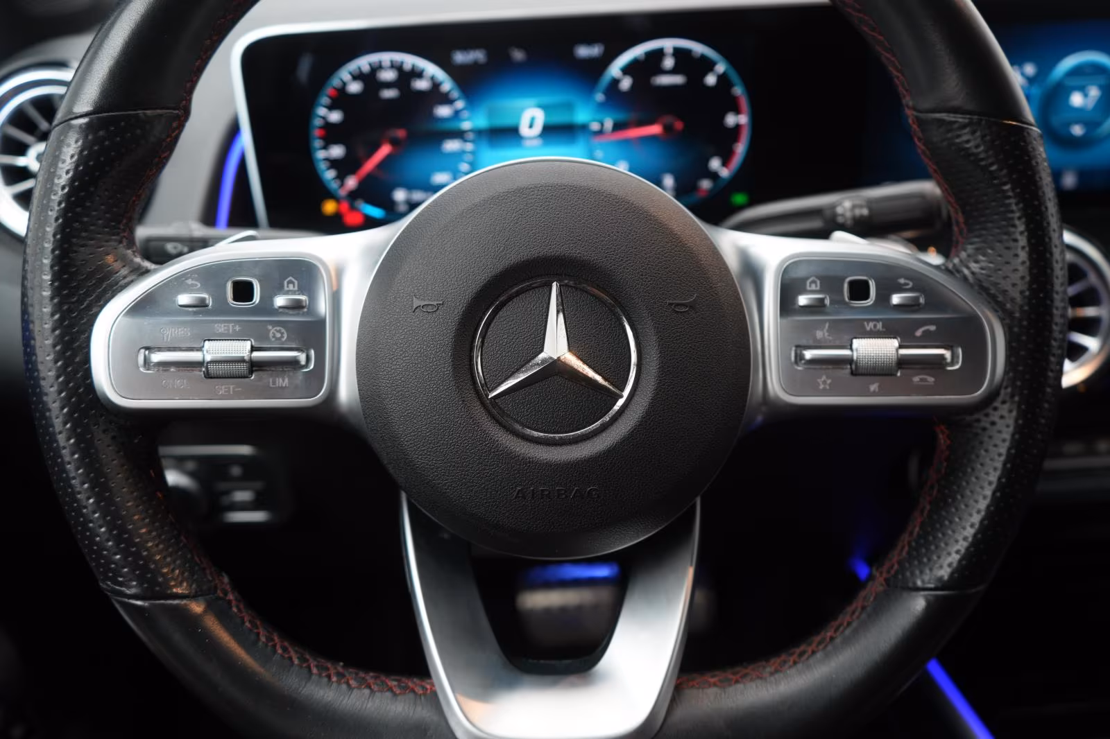 (B-228) Mercedes-Benz GLB 220 d 4Matic 8G-DCT AMG Kamera/AHK/Lane - Image 22