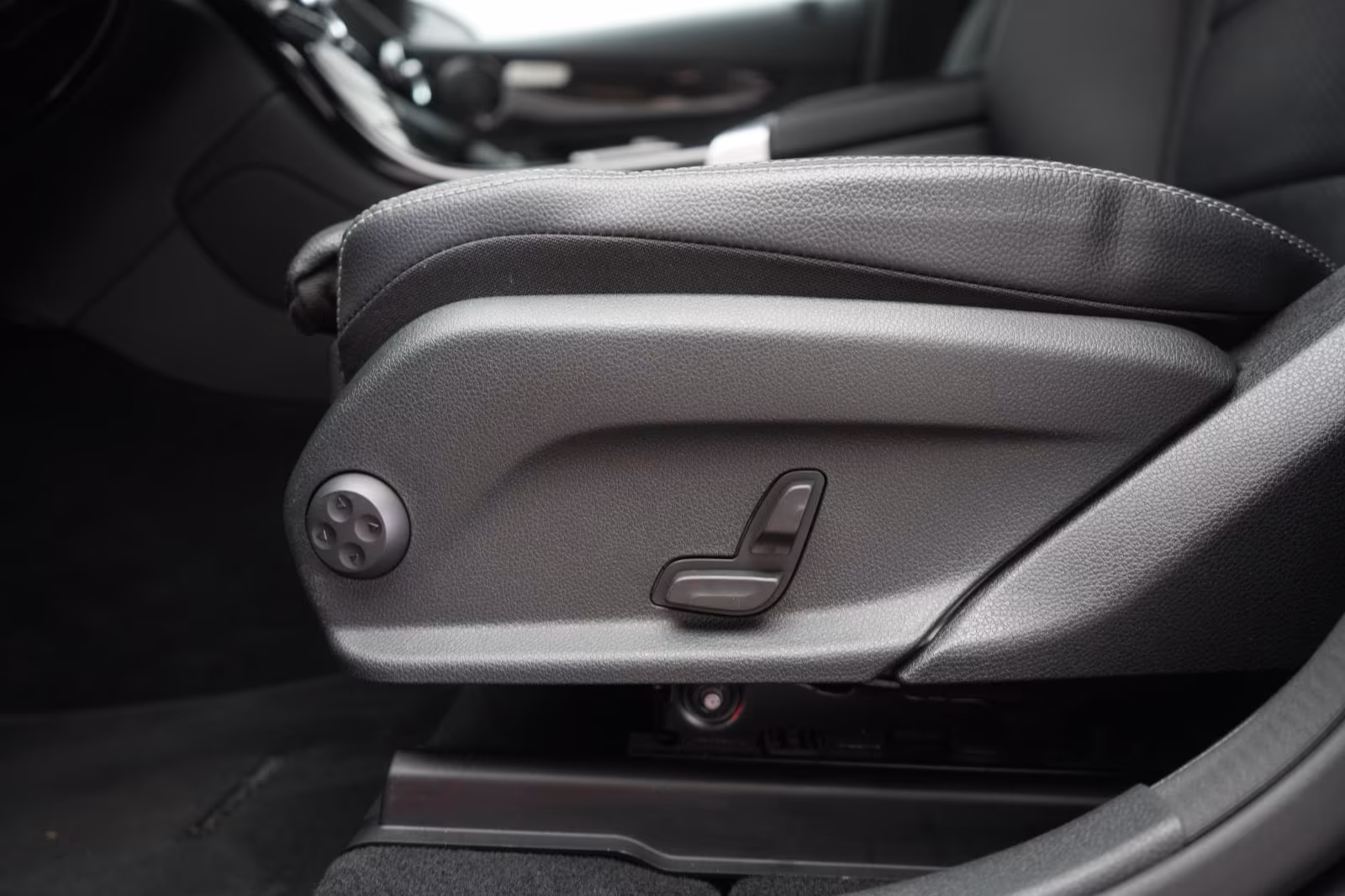 (B-234) Mercedes-Benz(Hybrid) GLC 300 de 4Matic 9G-Tronic Leder/Distronic/Kam - Image 20