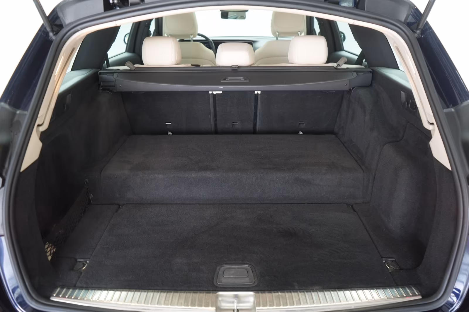 (B-368) Mercedes-Benz(Hybrid) E 300 de 4Matic T 9G-Tronic Avantgarde Distronic - Image 31