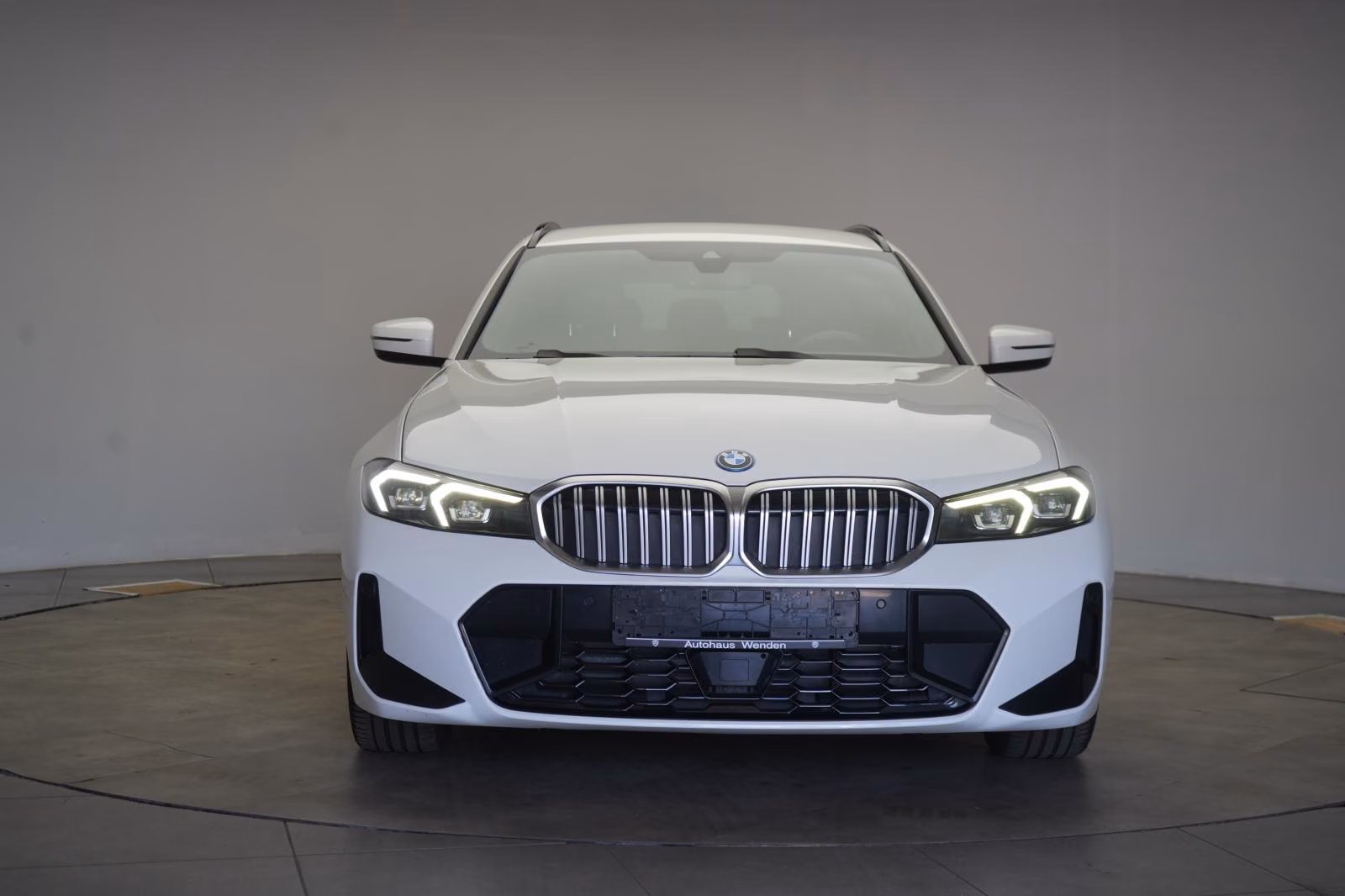 (B-320) BMW(Hybrid) 320 e Touring M Sport ACC/Kamera/H&K/Wide/Lane/S - Image 2