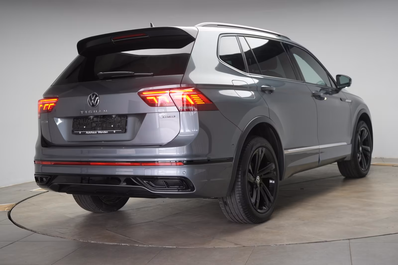 (B-606) Volkswagen Tiguan Allspace 2.0 TSI 4Motion DSG R-Line ACC/K - Image 5