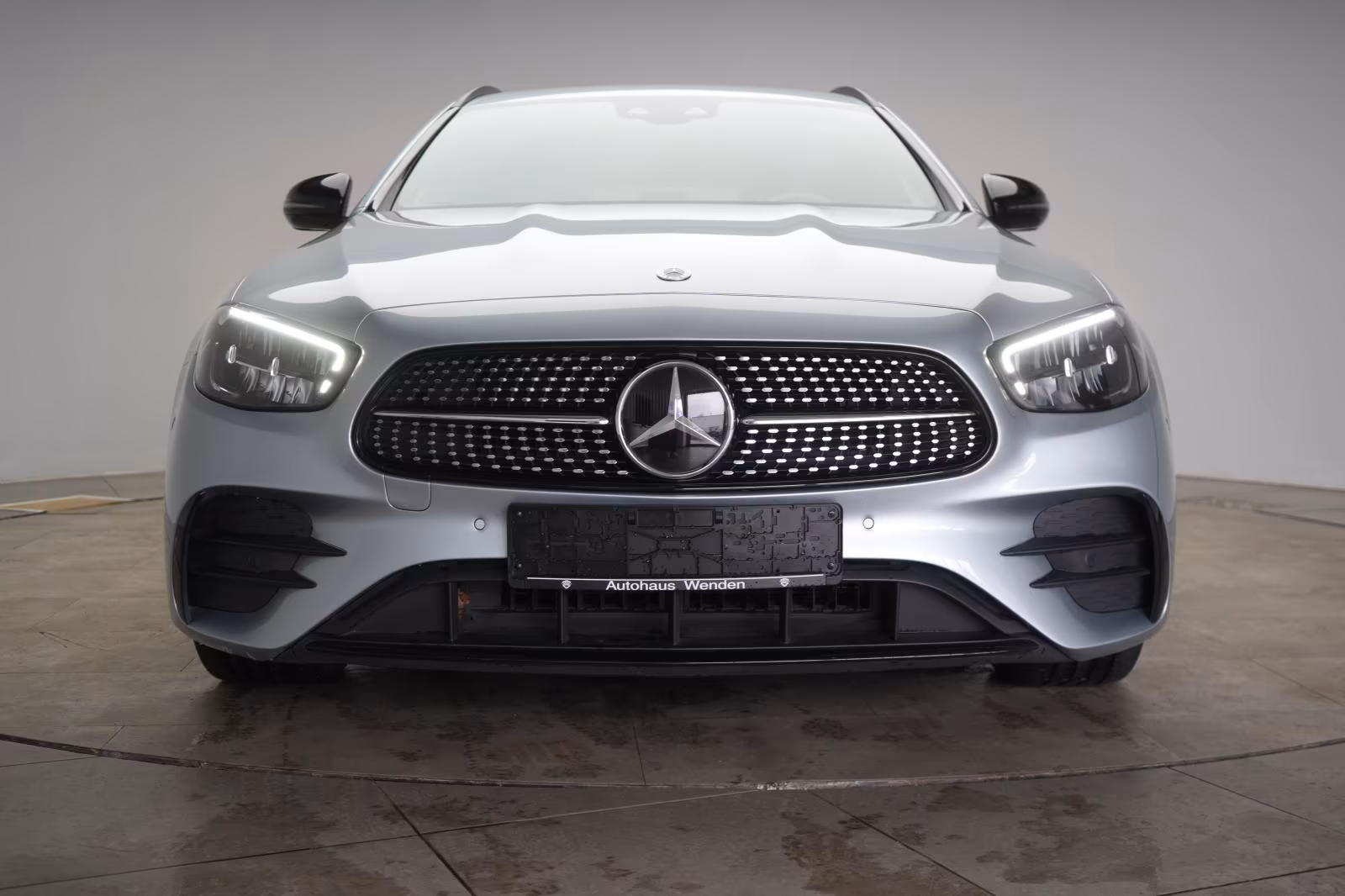 (B-016) Mercedes-Benz(Hybrid) E 300 de T 9G-Tronic AMG Distronic/Kamera/Burm - Image 2