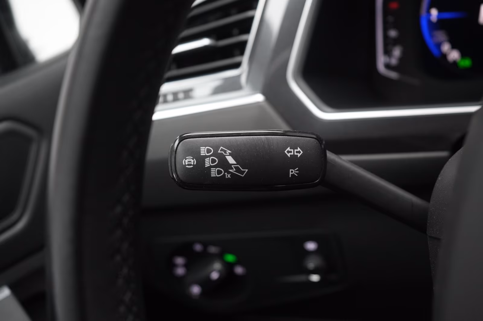 (B-764) Volkswagen Tiguan Allspace 2.0 TDI 4Motion DSG R-Line ACC/K - Image 19