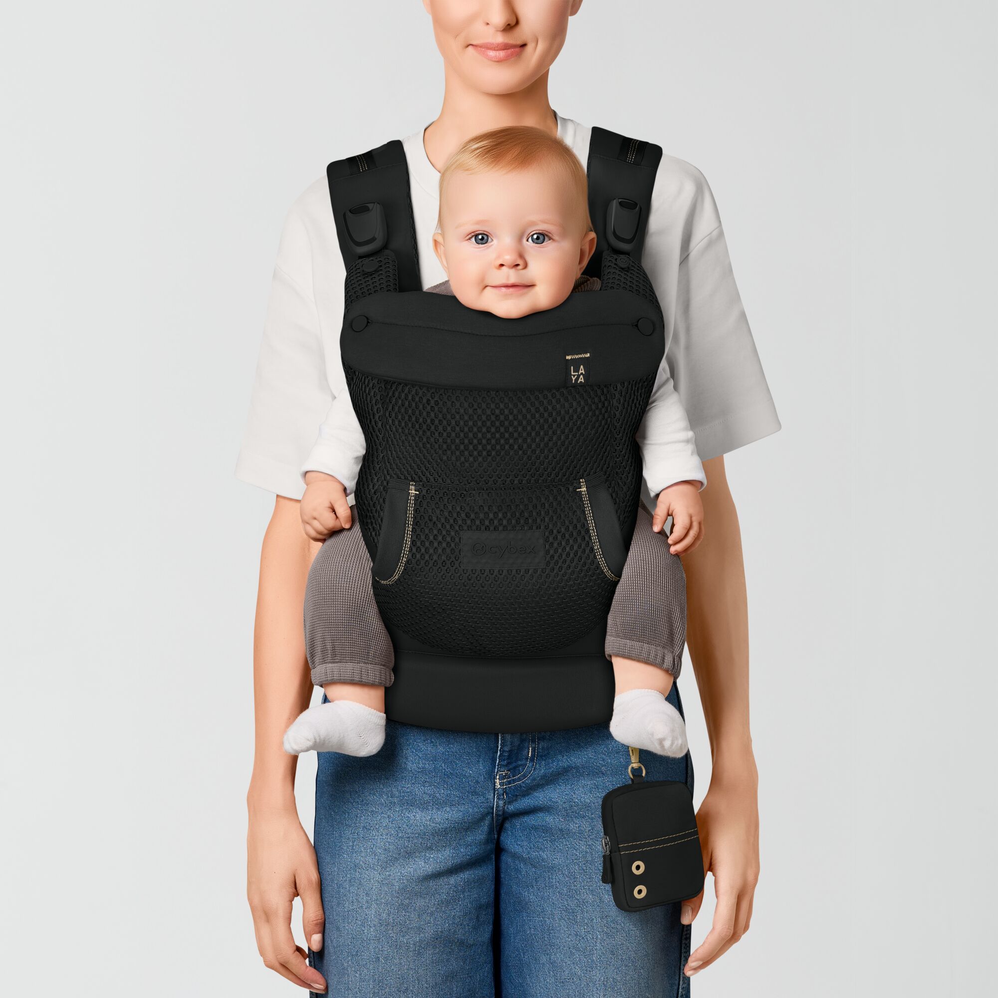 CYBEX LAYA Nosič Magic Black