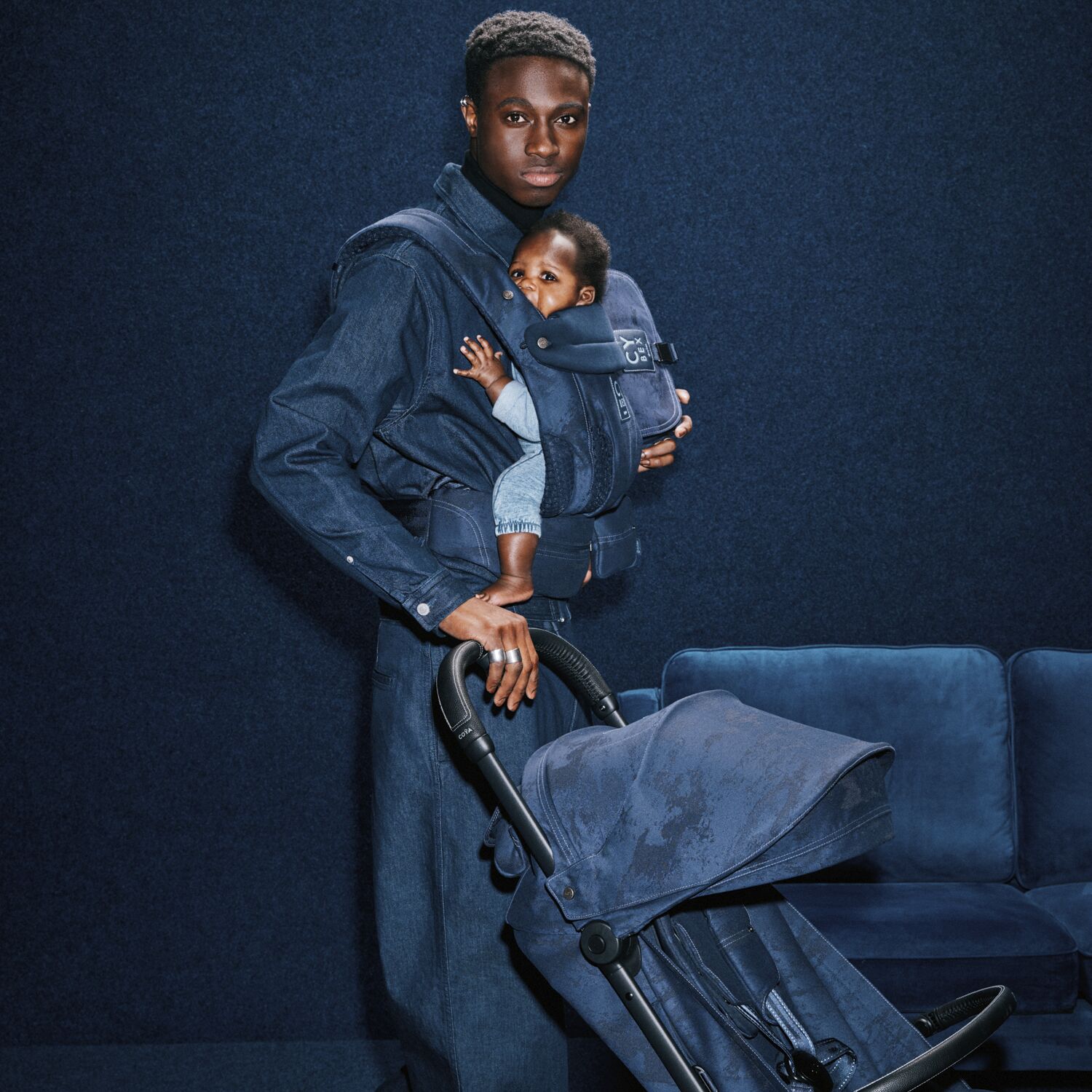 CYBEX COYA Nosič Carrier Rebellious Luxury Denim Blue