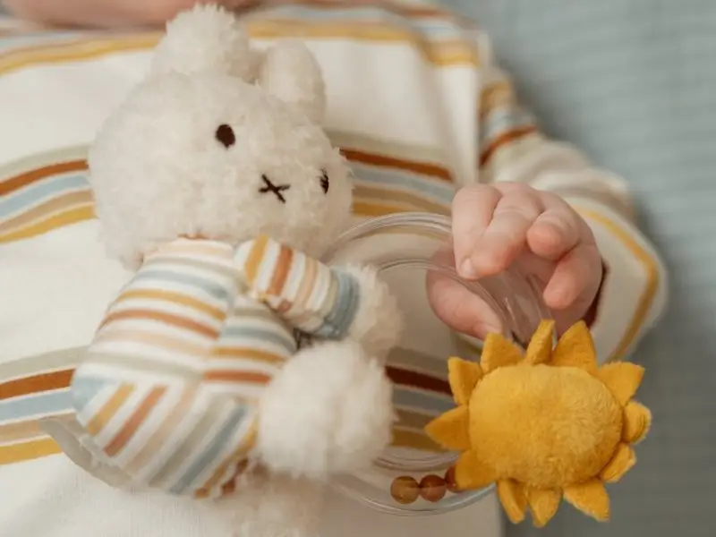 Little Dutch Hrkálka s korálkami králiček Miffy Vintage Prúžky