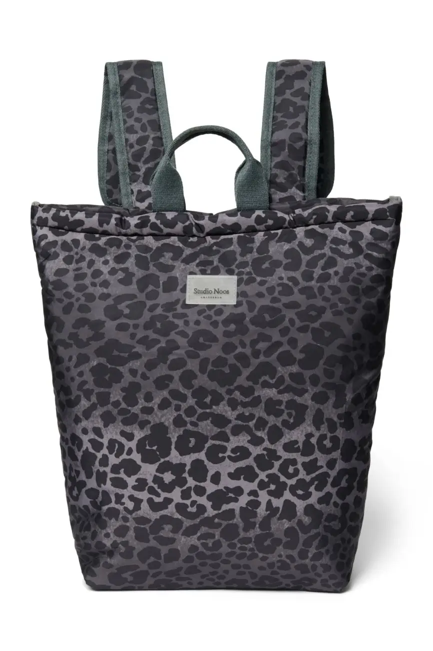 STUDIO NOOS - Puffy Adult BACKPACK - batoh Black Leopard