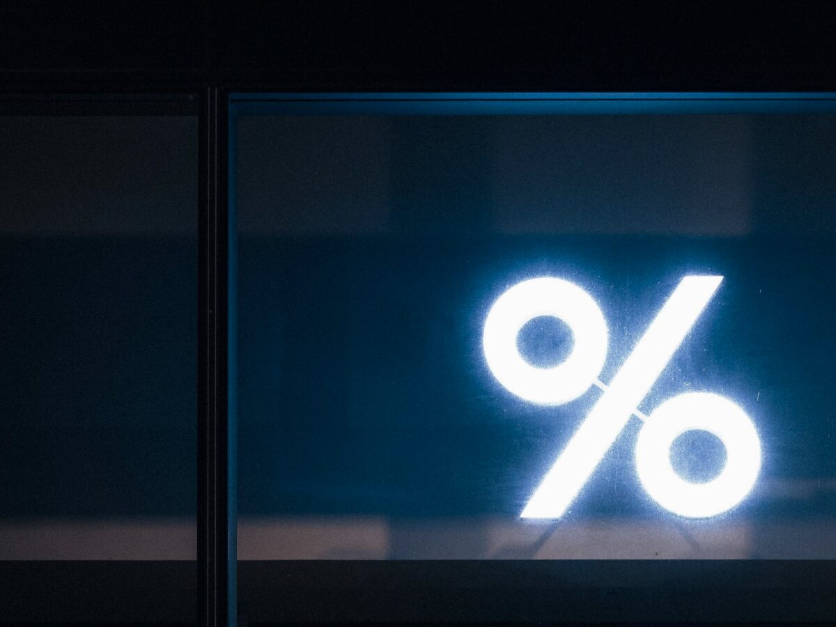 Principles of Statistics in Management - Stat 107