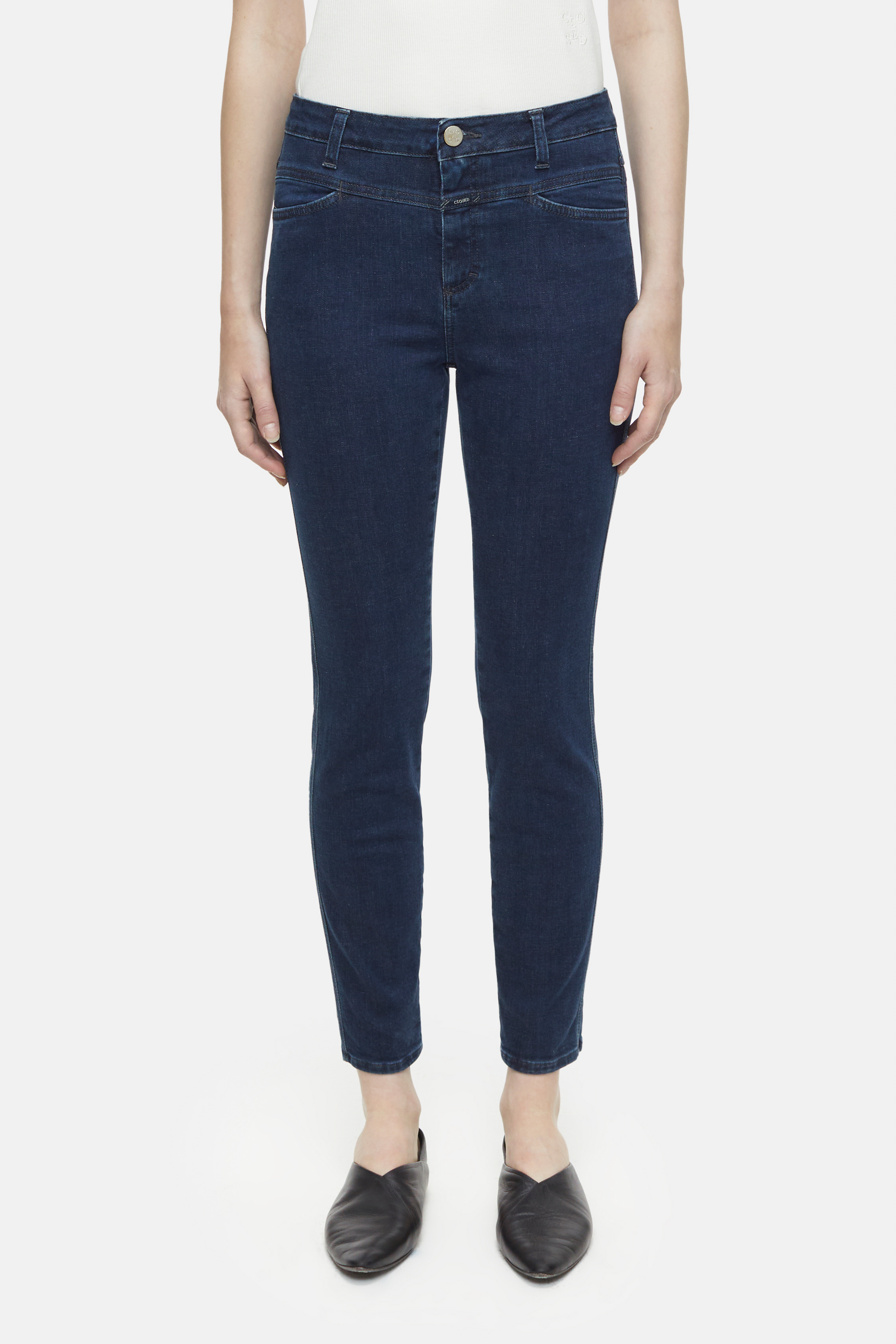 Skinny pusher female