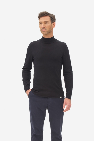 turtle neck sweater