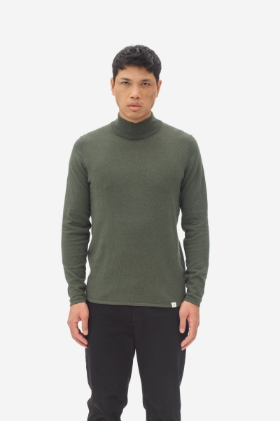 turtle neck sweater