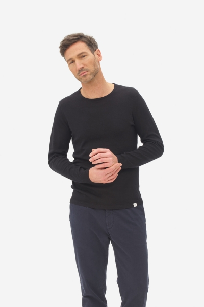 woolen longsleeve