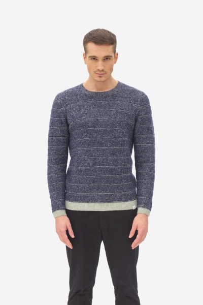 horizontal structure sweater