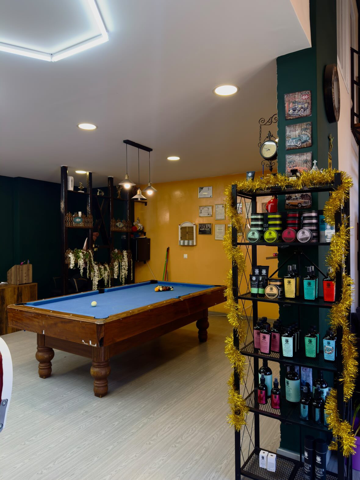 Barbershop Inside 2