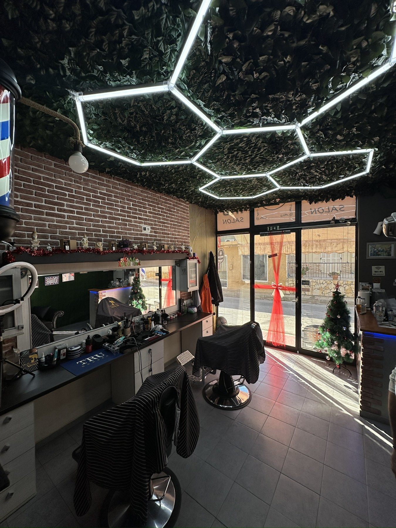 Barbershop Inside 4