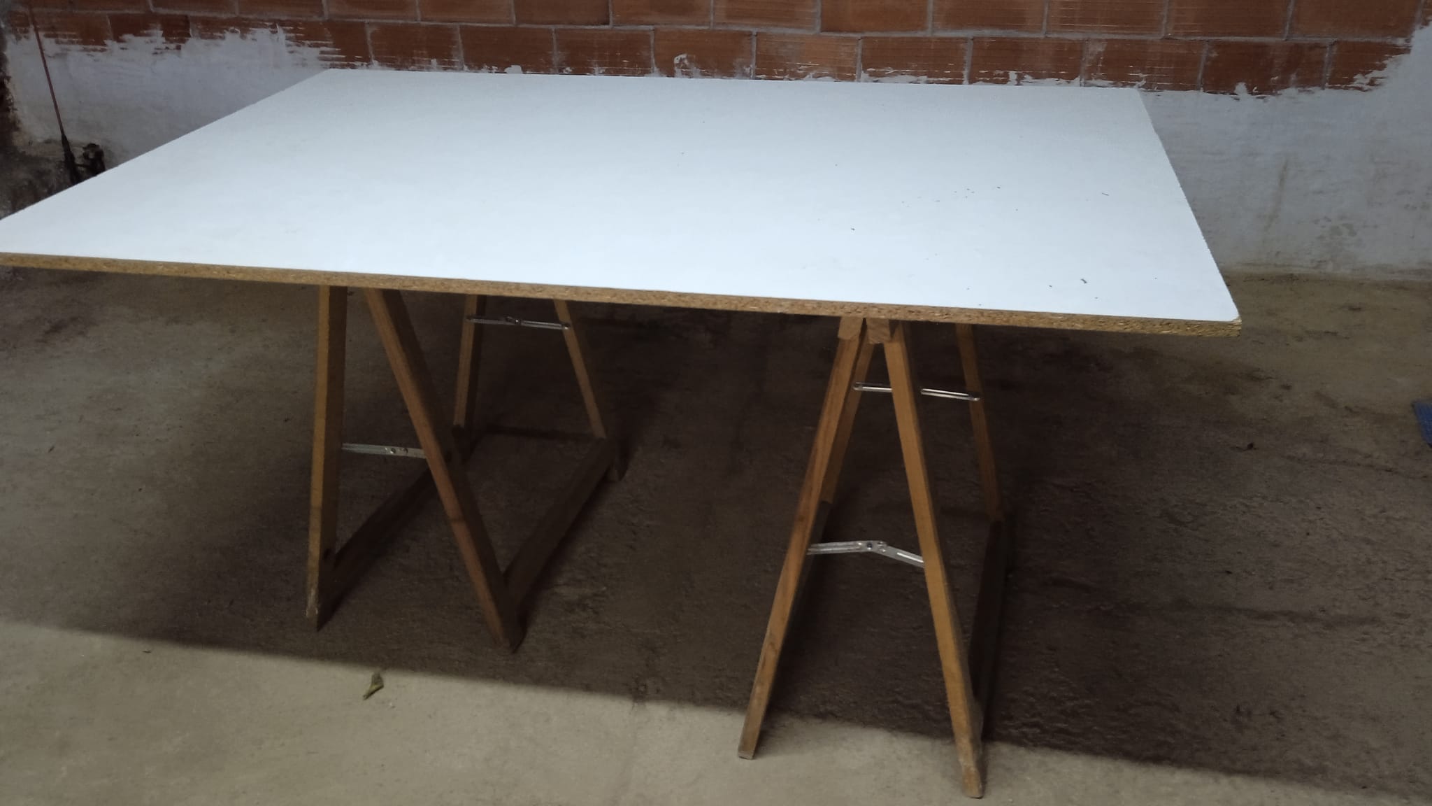 Deshazte de tus muebles viejos y trastos de manera sostenible en Santpedor - ¡Contáctanos!