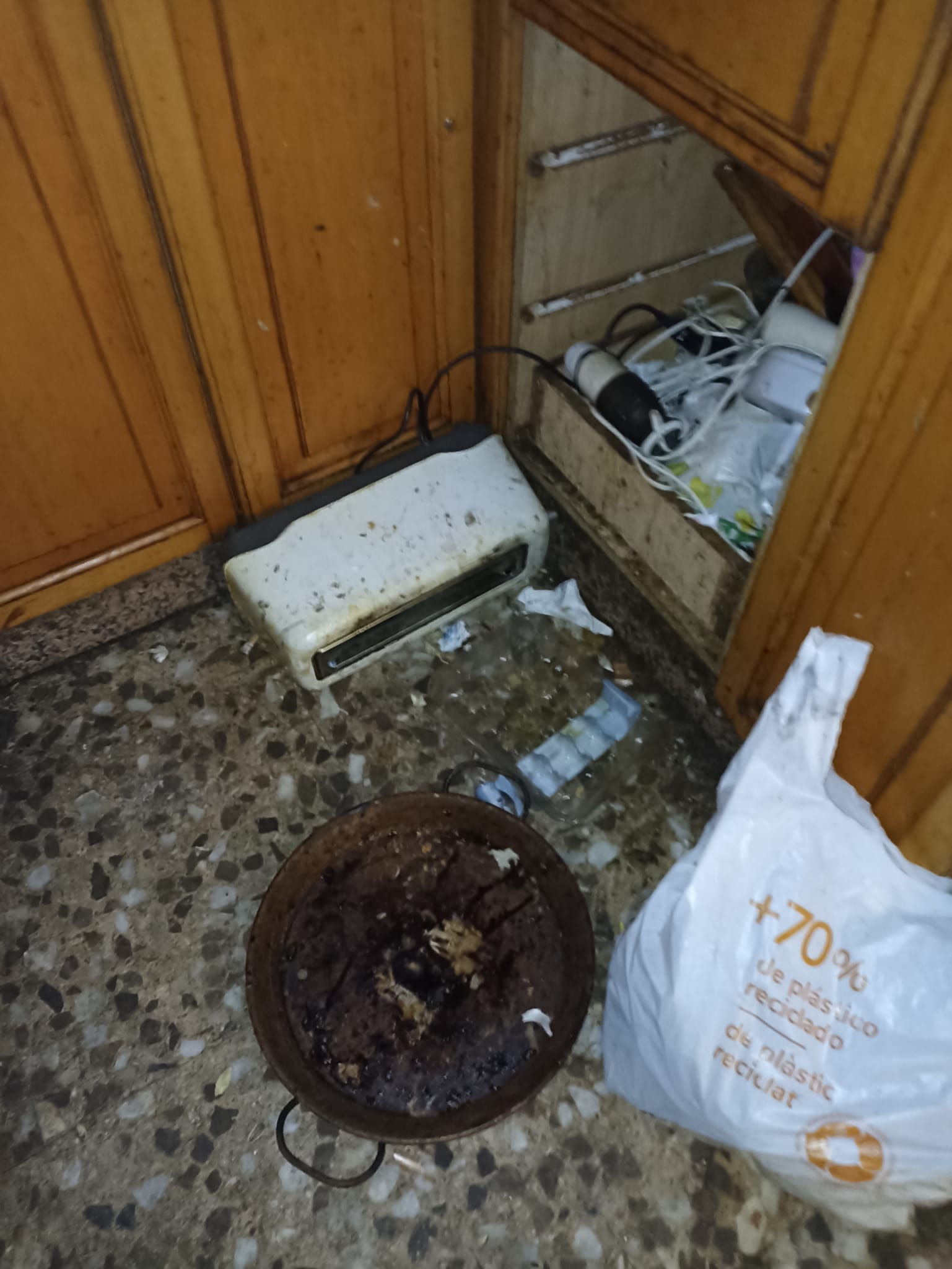 Empresa de recogida y reciclaje de muebles viejos en Caldes d'Estrac - ¡Haz espacio en tu hogar de forma sostenible!