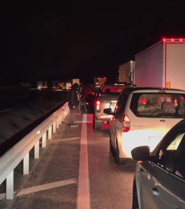 Erzincan-Sivas kara yolu heyelan sonrası trafiğe açıldı