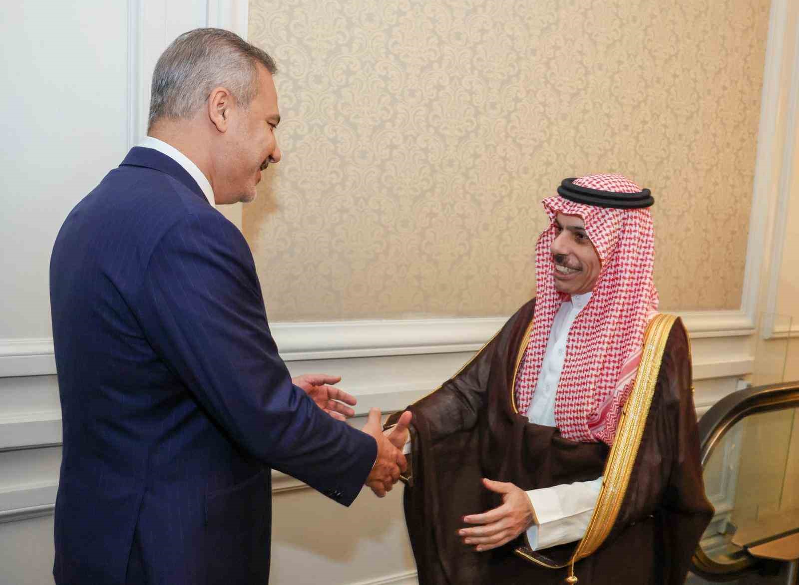Dışişleri Bakanı Hakan Fidan, Suudi Arabistan Dışişleri Bakanı Faysal bin Ferhan Al Suud ile görüştü