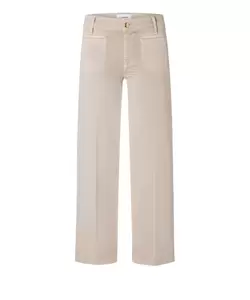 Tess cropped