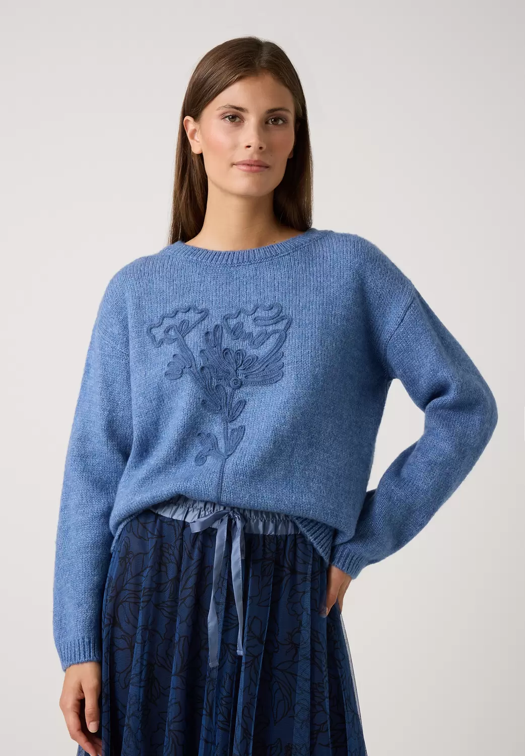 Pullover with Flower-Embroidery