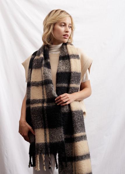 Softer Karo-Schal aus recyceltem Polyester