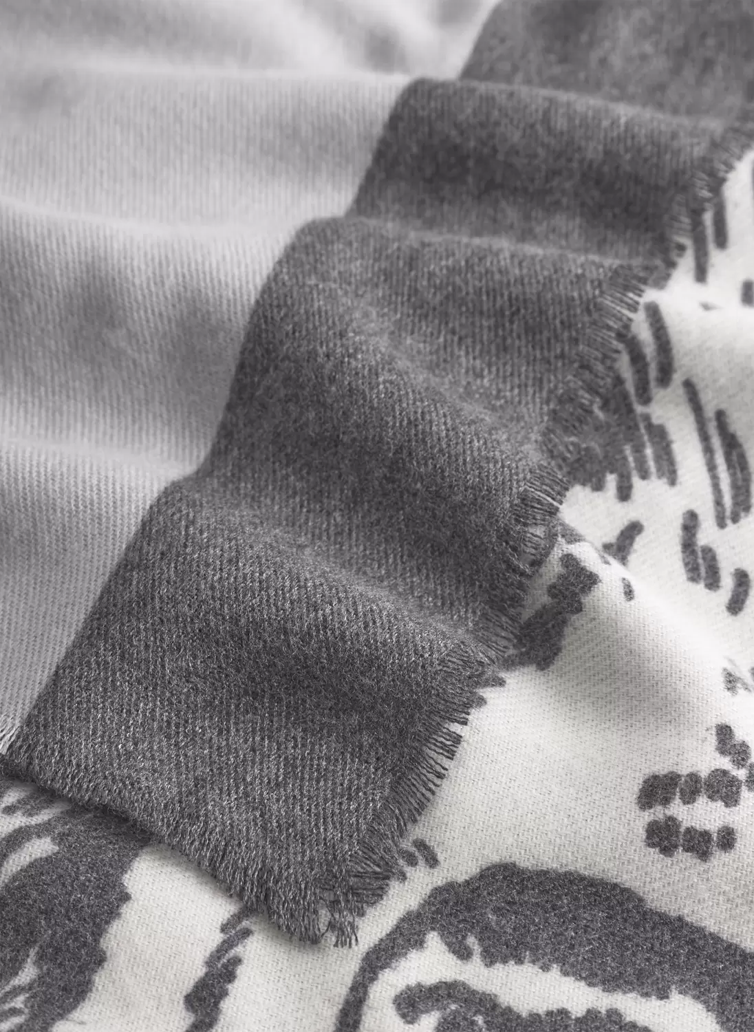 PRINTED SCARF POLYESTER/VISCOSE DOG