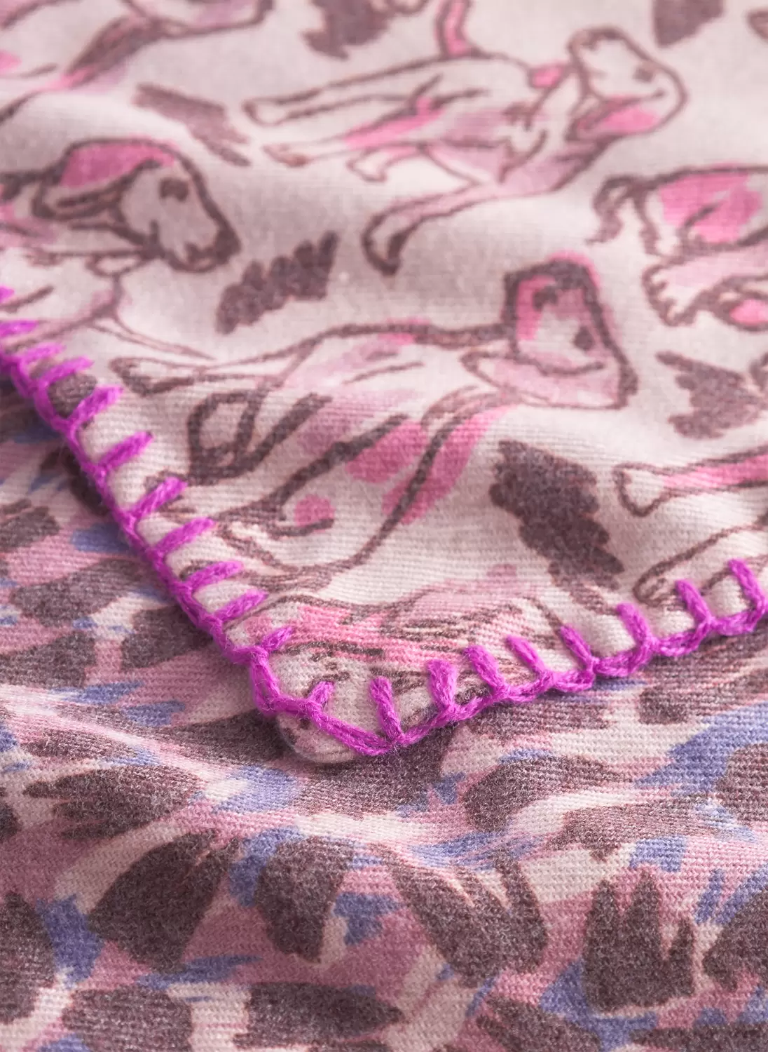 PRINTED TRIANGLE POLYESTER/VISCOSE