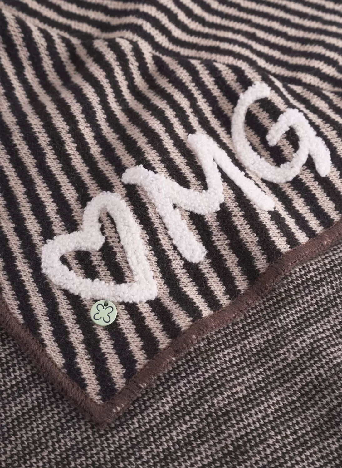 KNIT TRIANGLE POLYACRYL/WOOL STRIPE