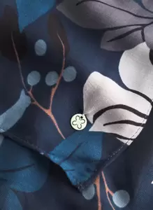 Schal aus fließender Viskose-Faser mit Allover-Blumenprint