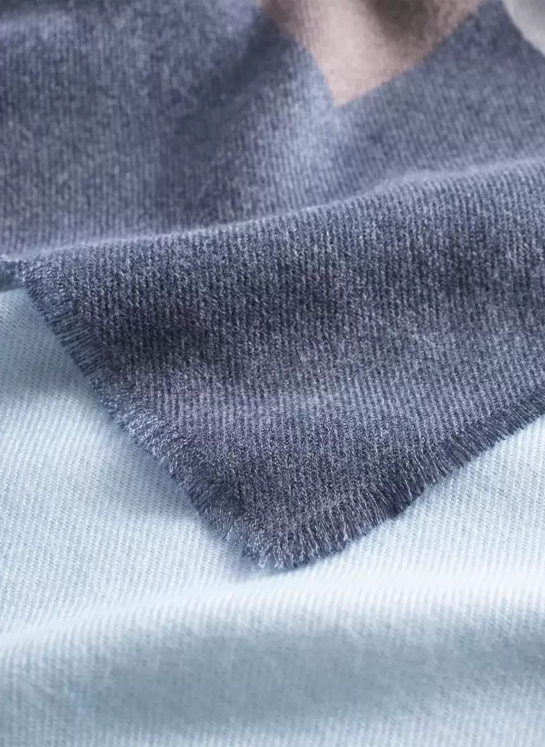 Kaschmirweicher Schal mit Tigerprint