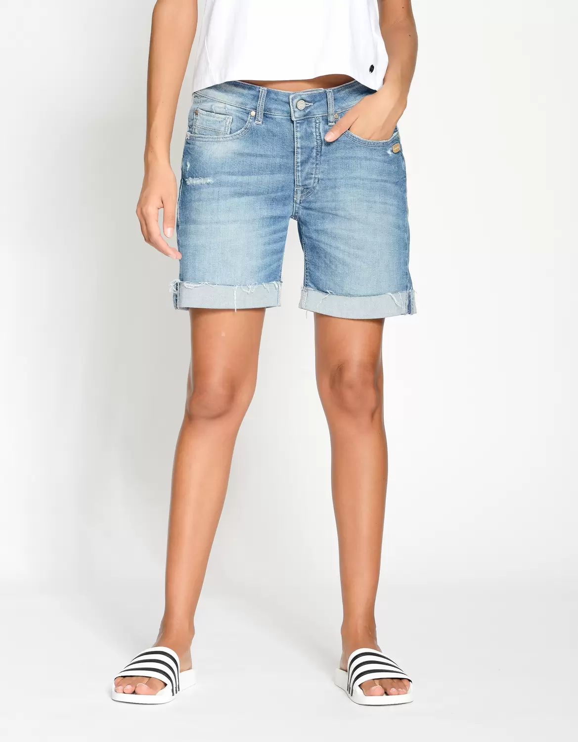 94NICA SHORTS - boyfriend fit