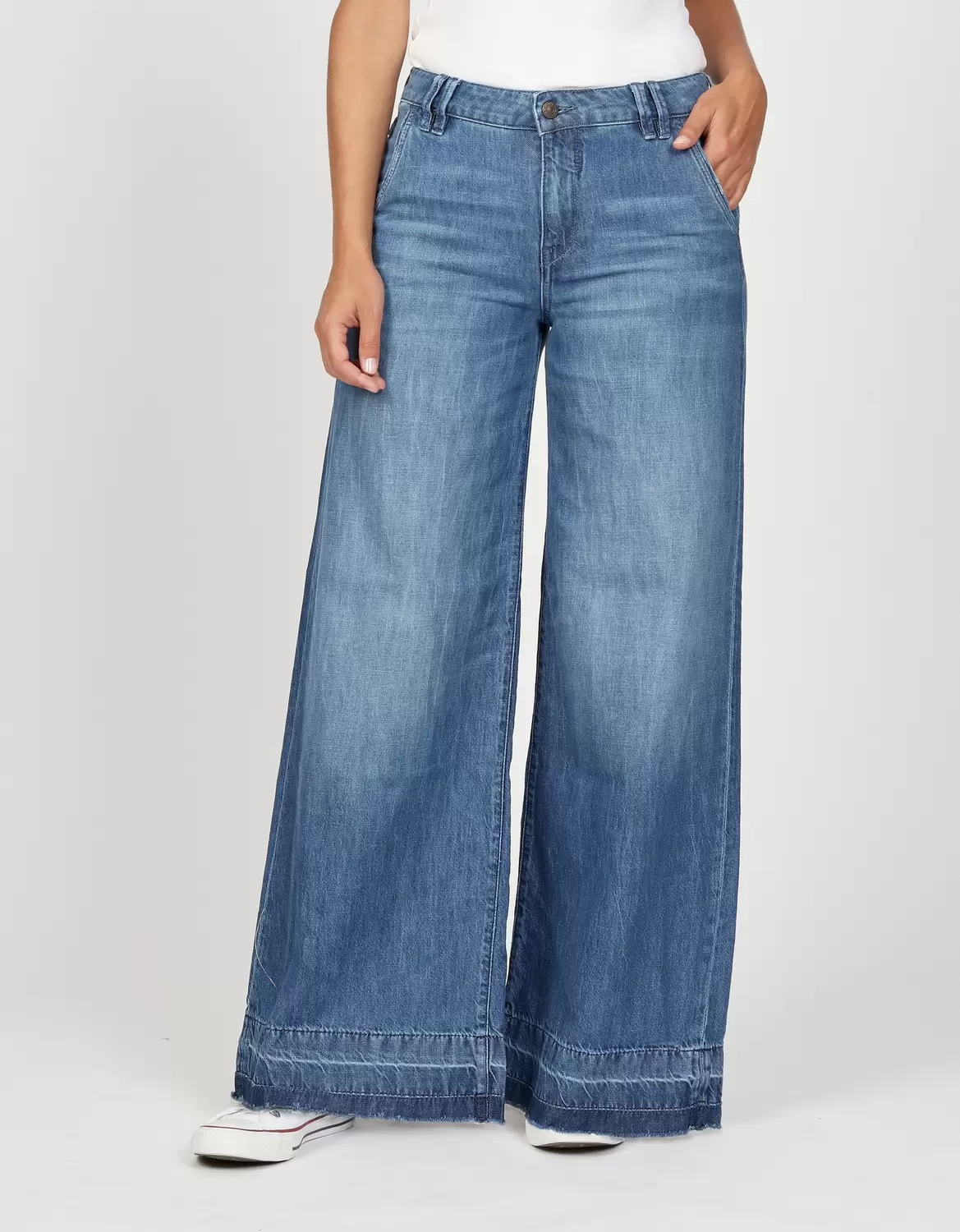 94MONA - wide fit