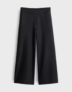 Cenya cropped wide