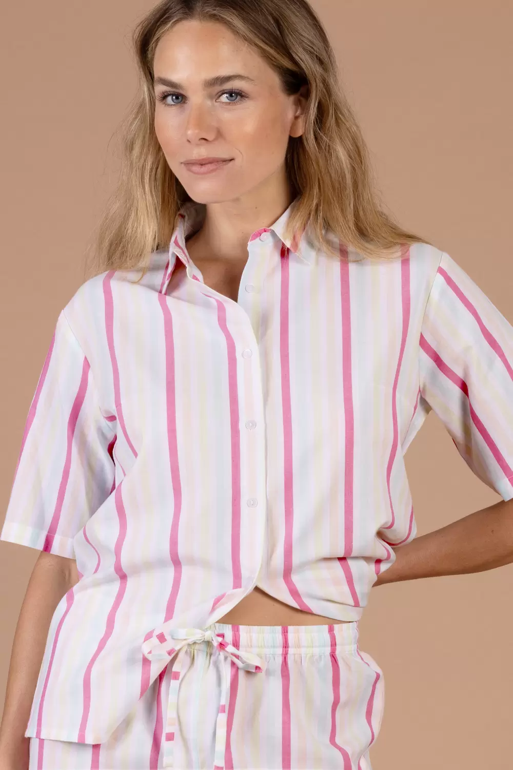 Halbarm Hemd m. Knopfleiste