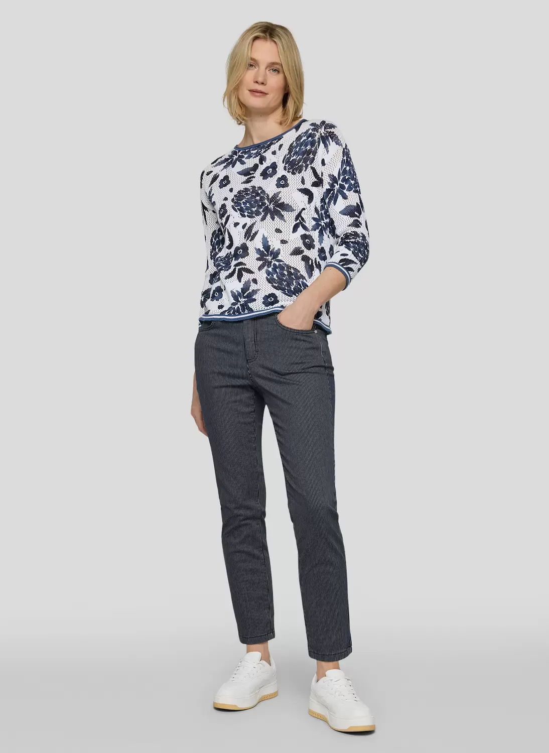 Pullover female
