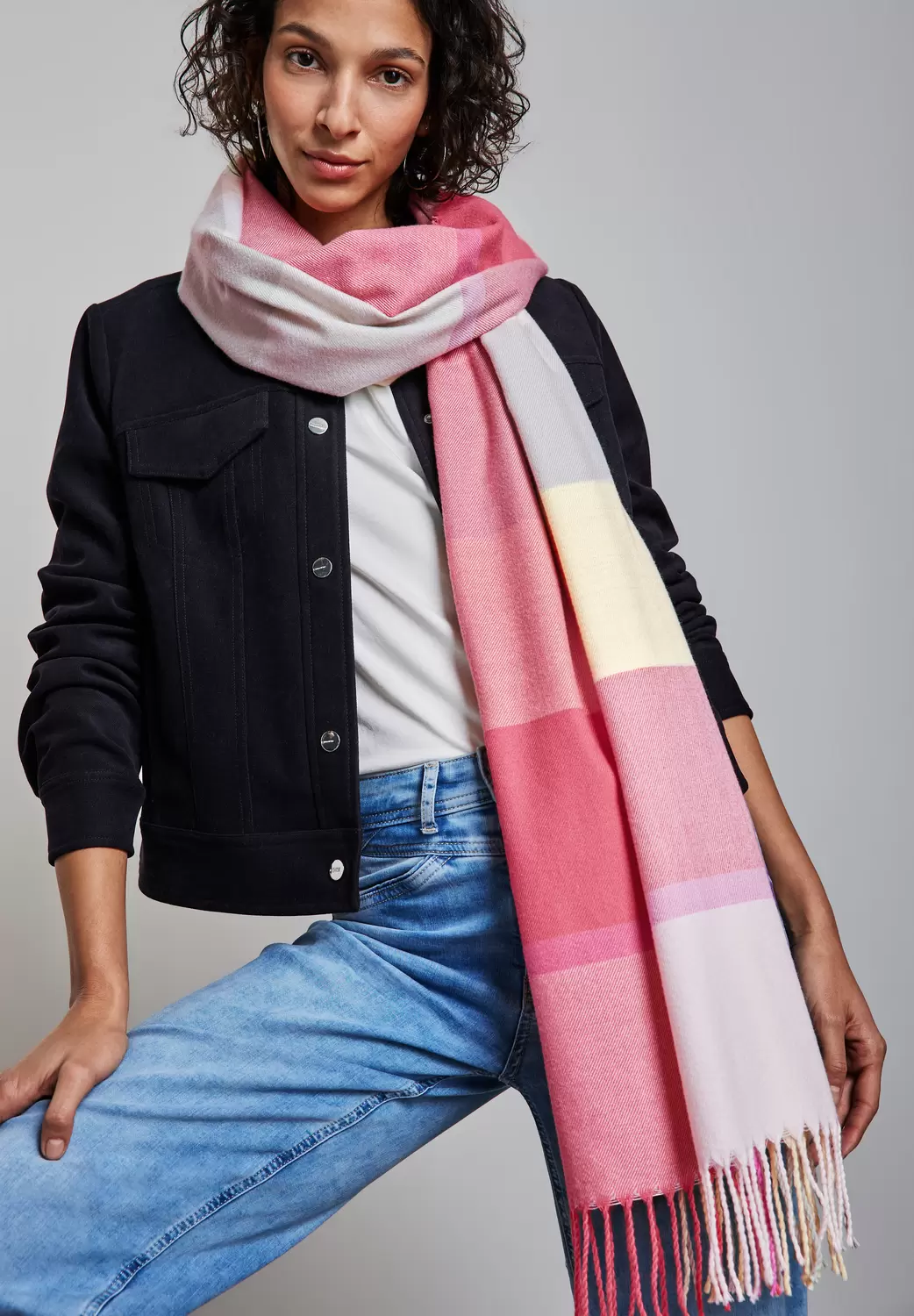 Kuscheliger Madras Schal