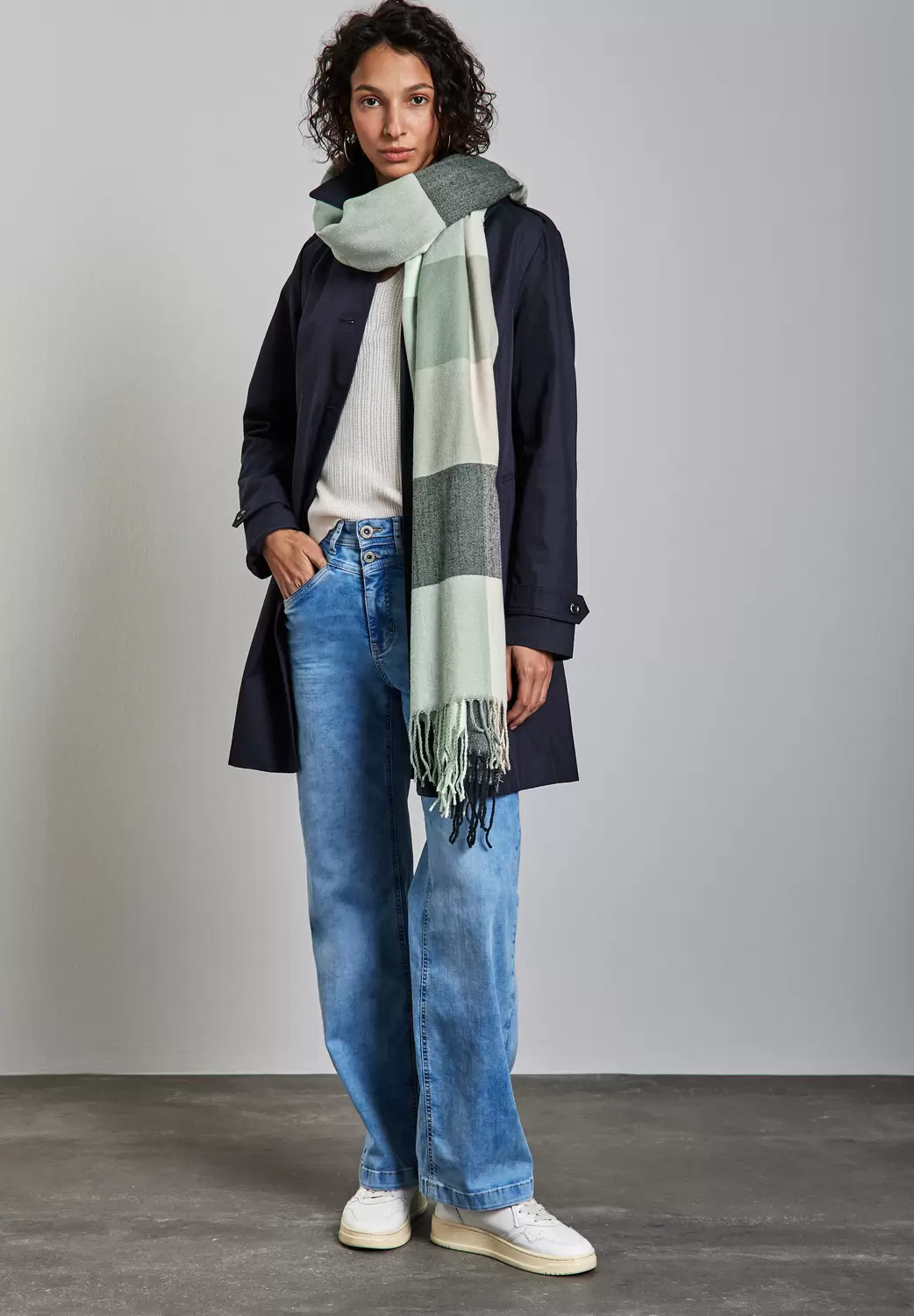 Kuscheliger Madras Schal