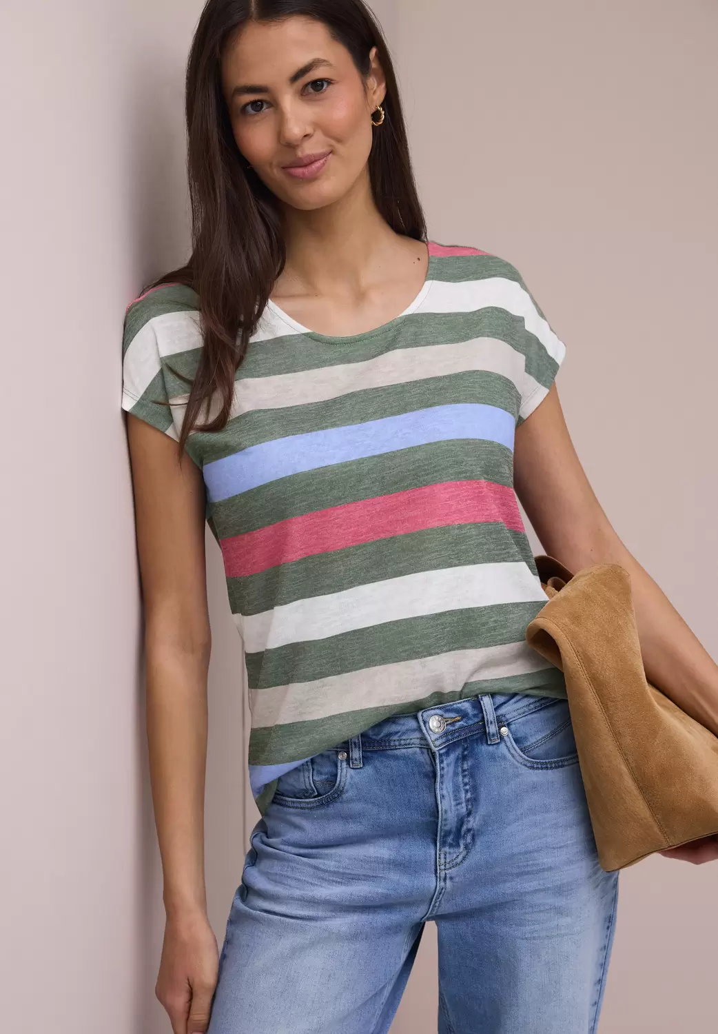 T-Shirt mit gerundetem V-Neck und Streifen