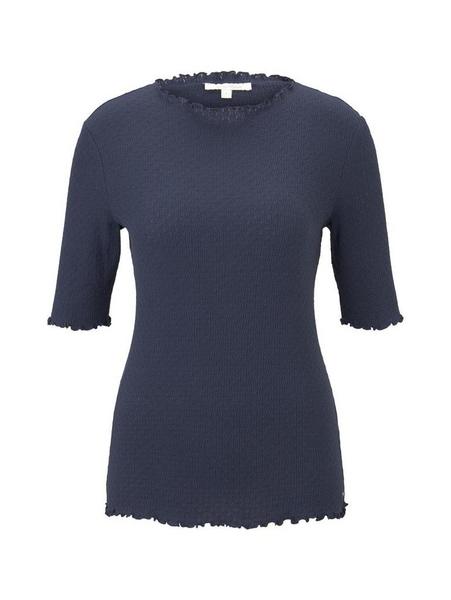 mit welligen, versäuberten Saumkanten