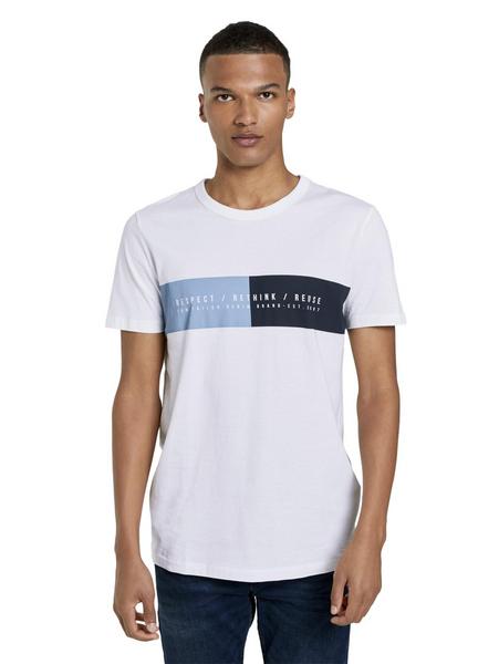 T-shirt with chestprint