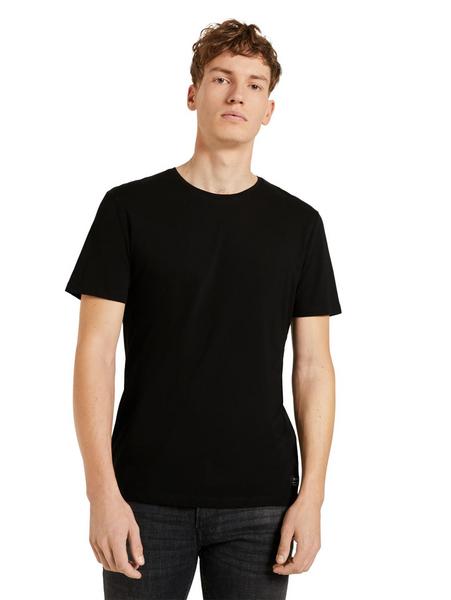 basic T-shirt
