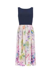Cocktailkleid aus Material Mix