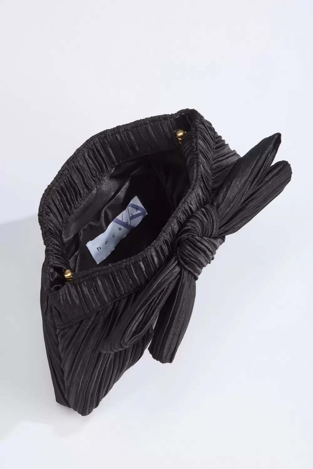 Abendtasche mit Schleifenapplikation