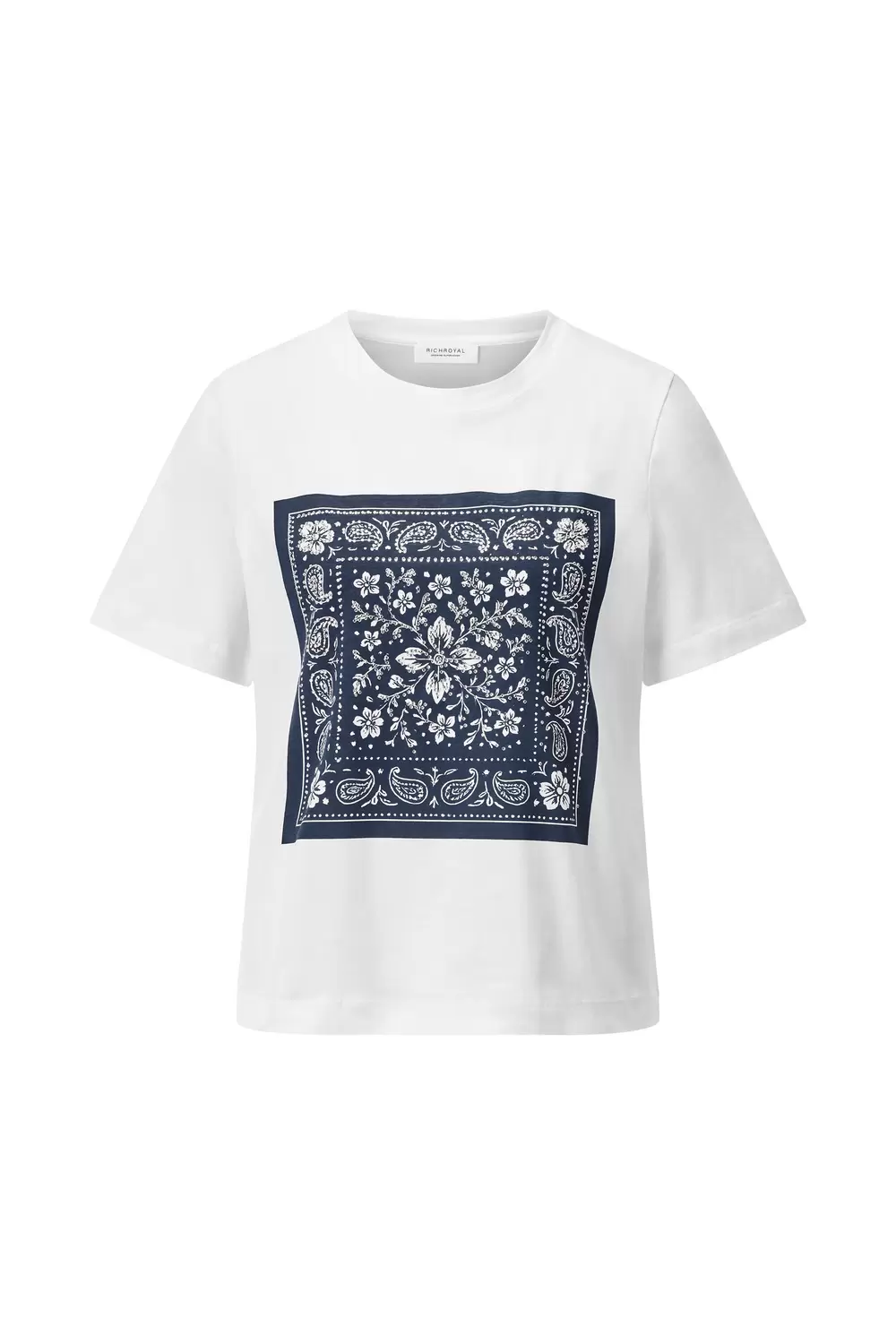 Elegant Fit T-Shirt Bandana Print