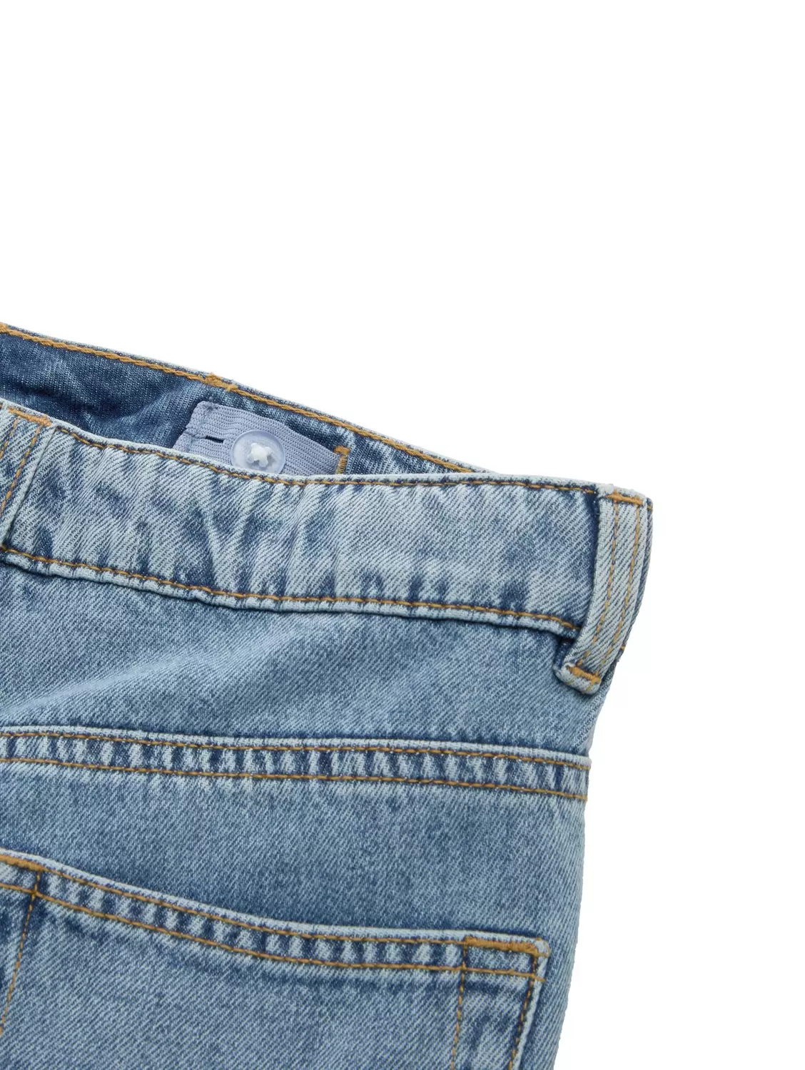 Baggy Jeans mit recycelter Baumwolle