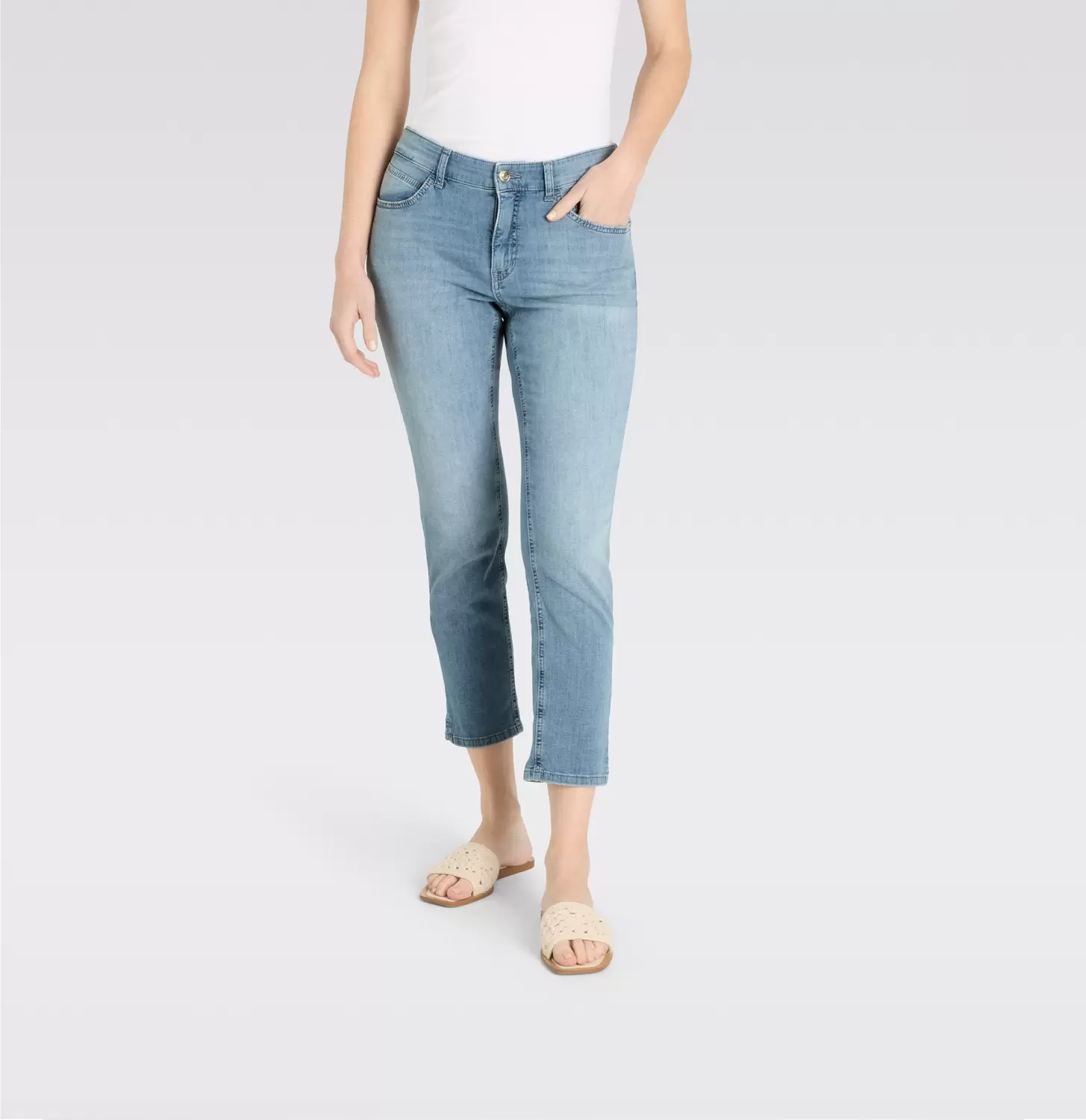 MELANIE 7/8 female