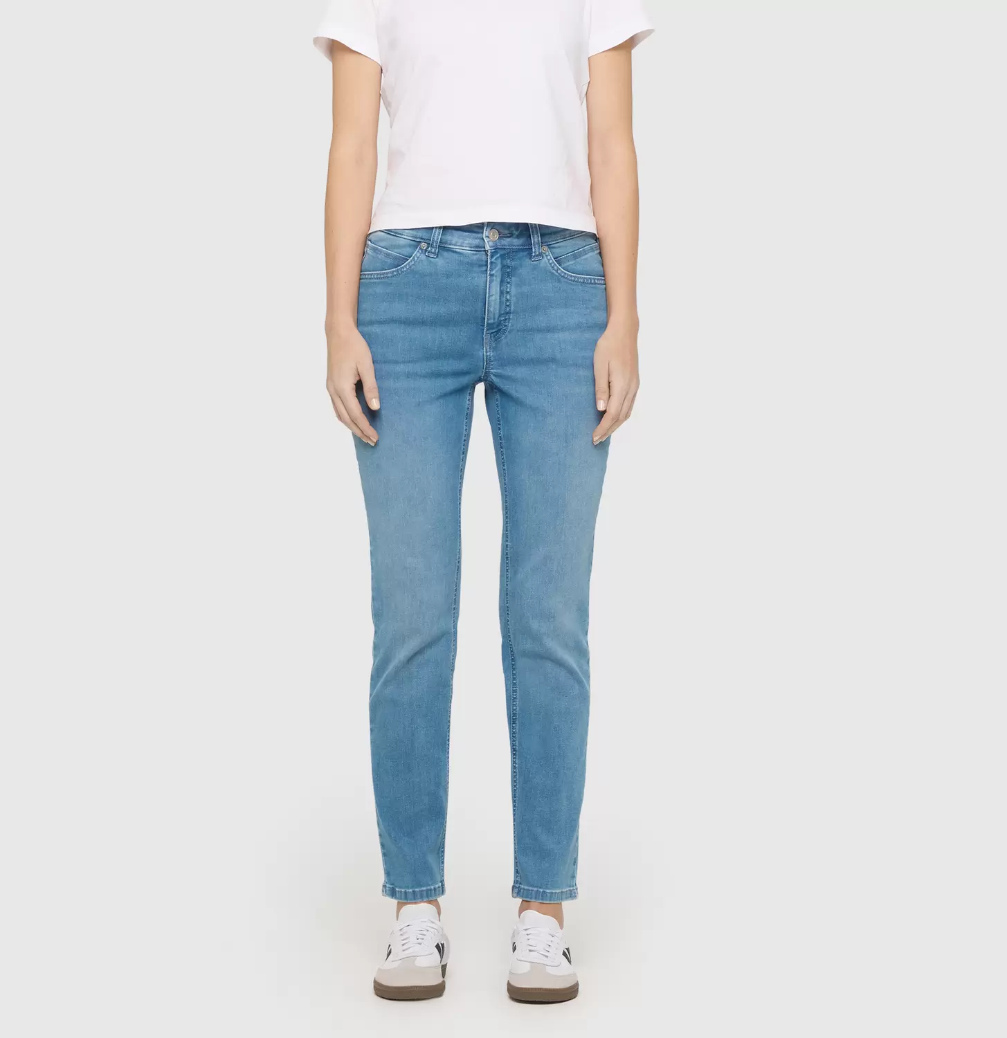 MELANIE female