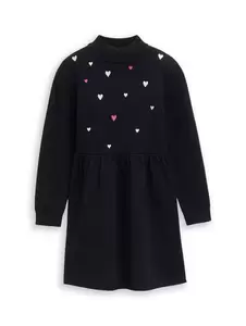 Mini-Strickkleid mit Stickerei