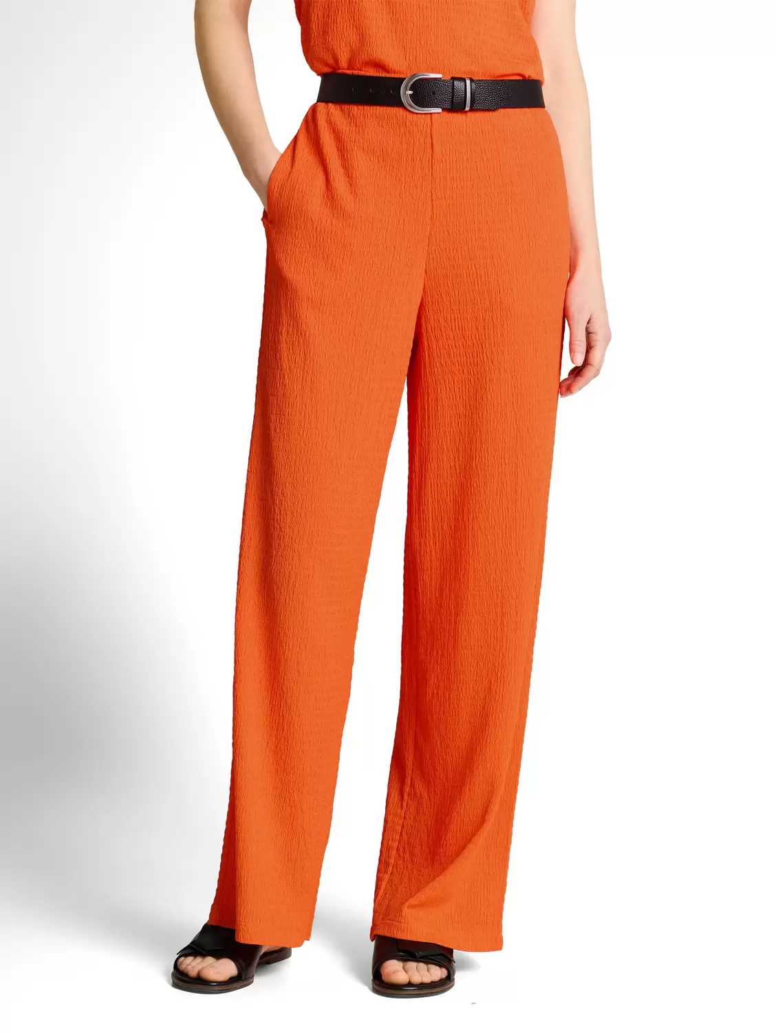 Structured wide leg pants female